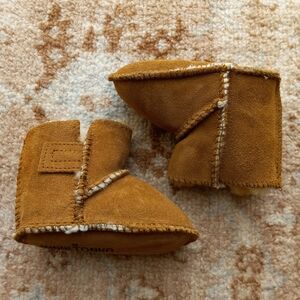 Minnetonka Leather And Sheep Fur Baby Booties